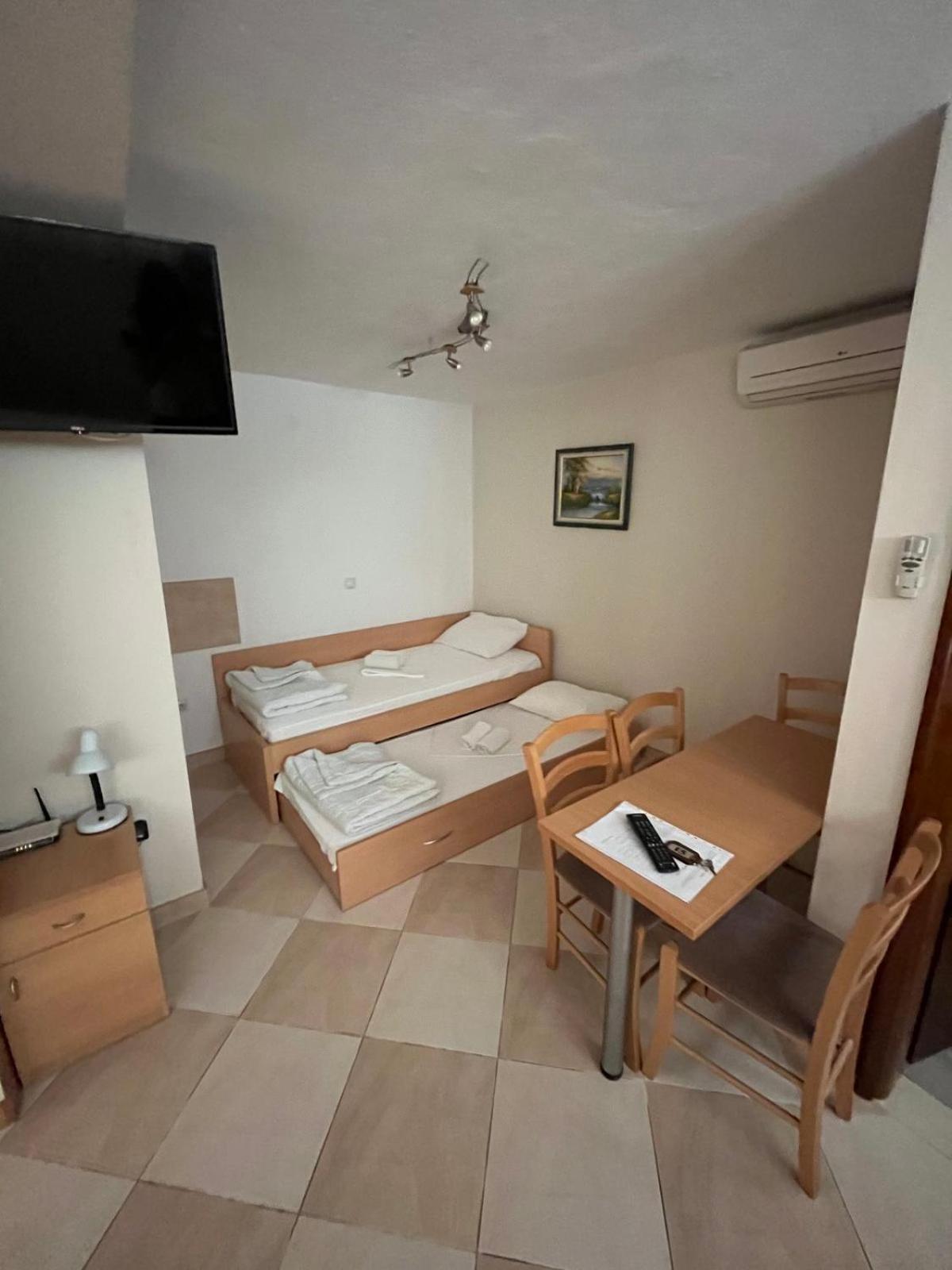 Apartments Srzentic Petrovazzo Esterno foto