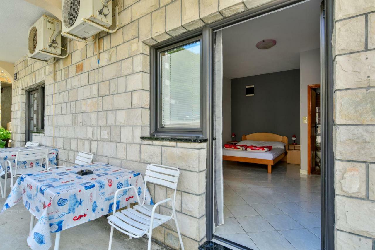 Apartments Srzentic Petrovazzo Esterno foto